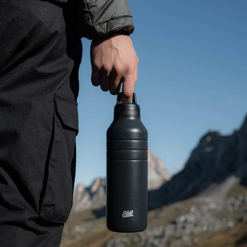 esbit-majoris-trinkflasche-schwarz-1000ml-db1000tl-dg-bei-pause-im-gebirge.jpg