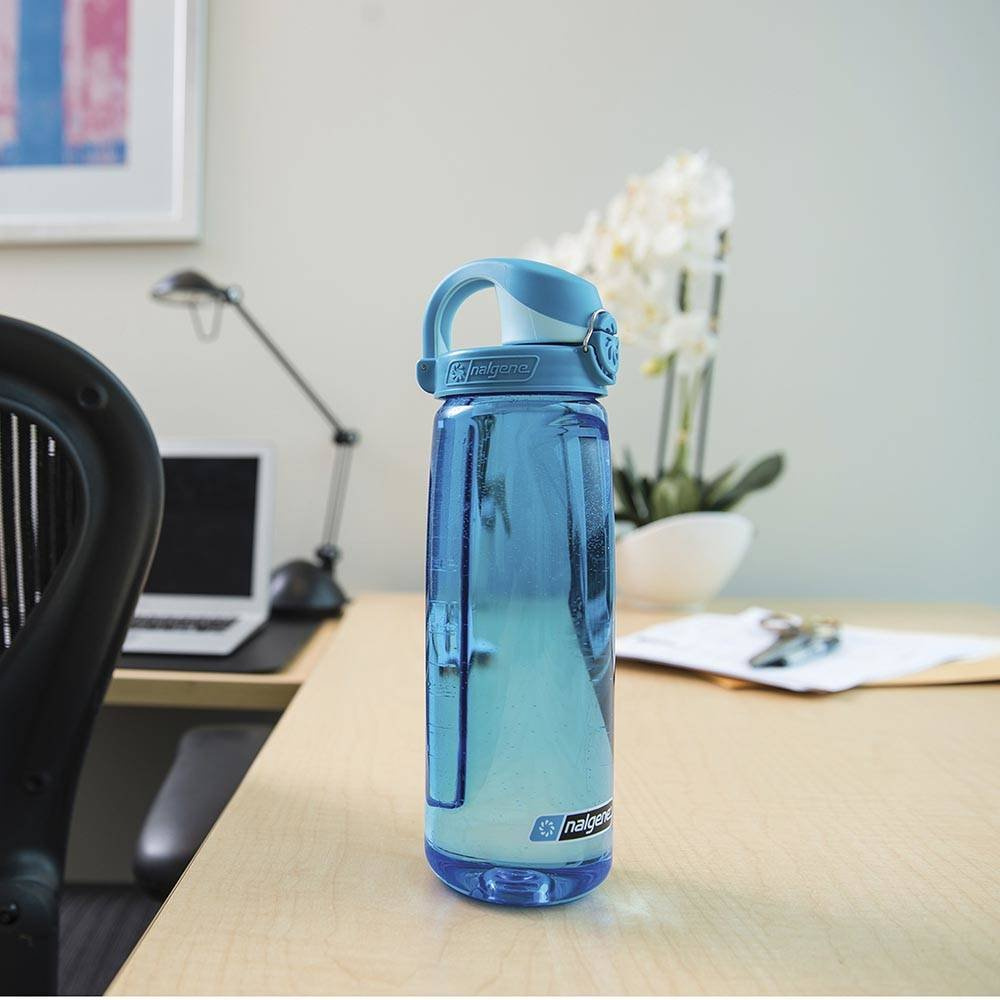 pol_pl_Butelka-sportowa-na-wode-On-The-Fly-Nalgene-0-7-l-coral-57139_5.jpg