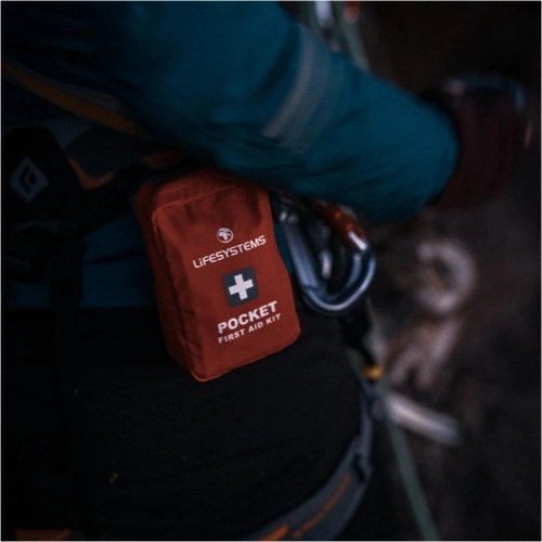 apteczka-kieszonkowa-lifesystems-pocket-first-aid-kit-23fd3a121cb24e6487ebbdf46bc48a2b-b2c24208.jpg
