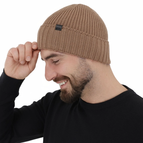 pol_pl_Czapka-zimowa-meska-camel-100-welniana-merino-bezszwowa-Bruner-15744_1.jpg